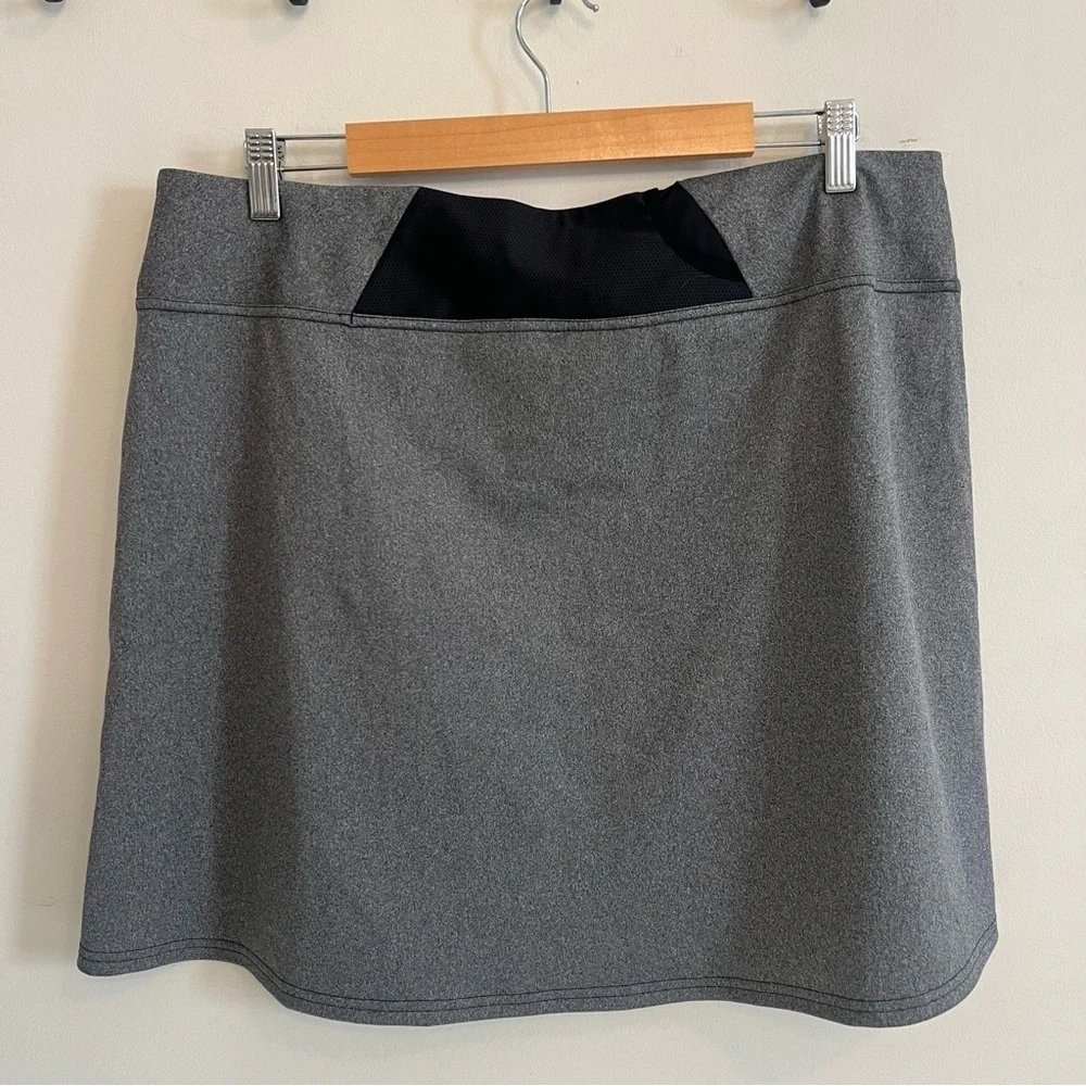 NWT Pearl Izumi Gray and Black Mini Skirt